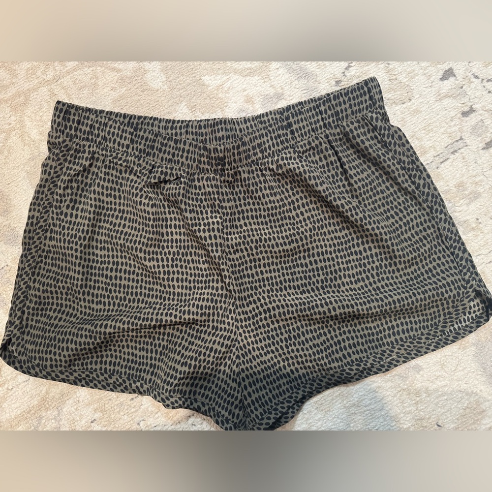 Forever 21 Black and Gray Patterned Athletic Shorts